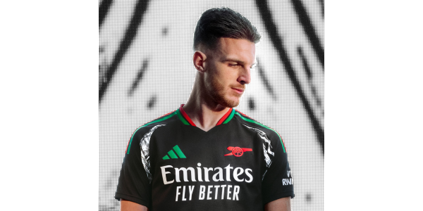 Arsenal's nieuwe seizoen voetbalshirts